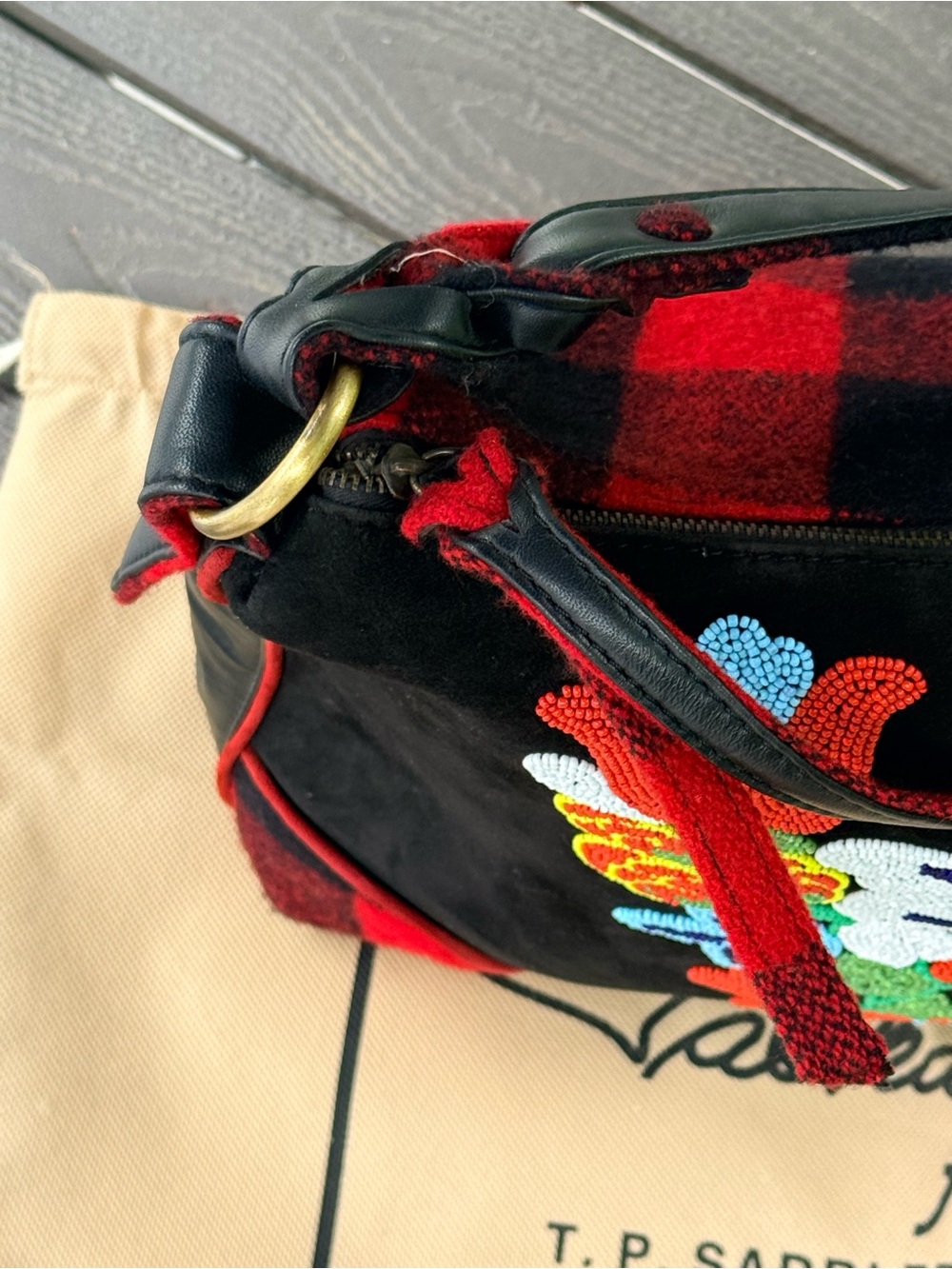 Rare Tasha Polizzi T.P. Saddleblanket Hand Beaded Wool Leather Shoulder Bag - Picture 3 of 10